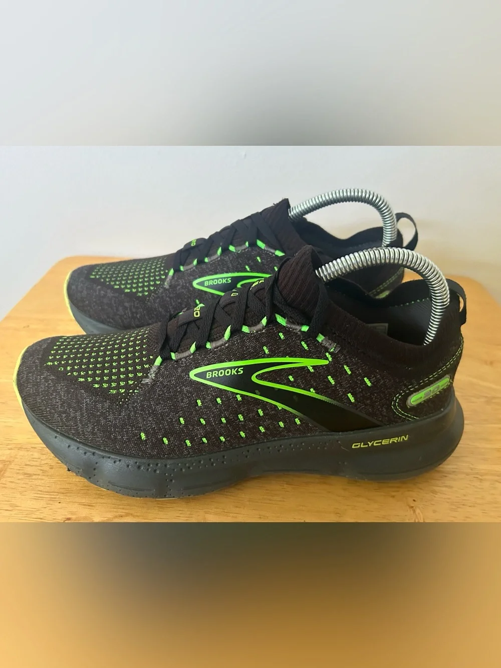 Brooks Glycerin 20 Stealth Knit  Mens Black Green Neon Shoe Sneakers Size 7